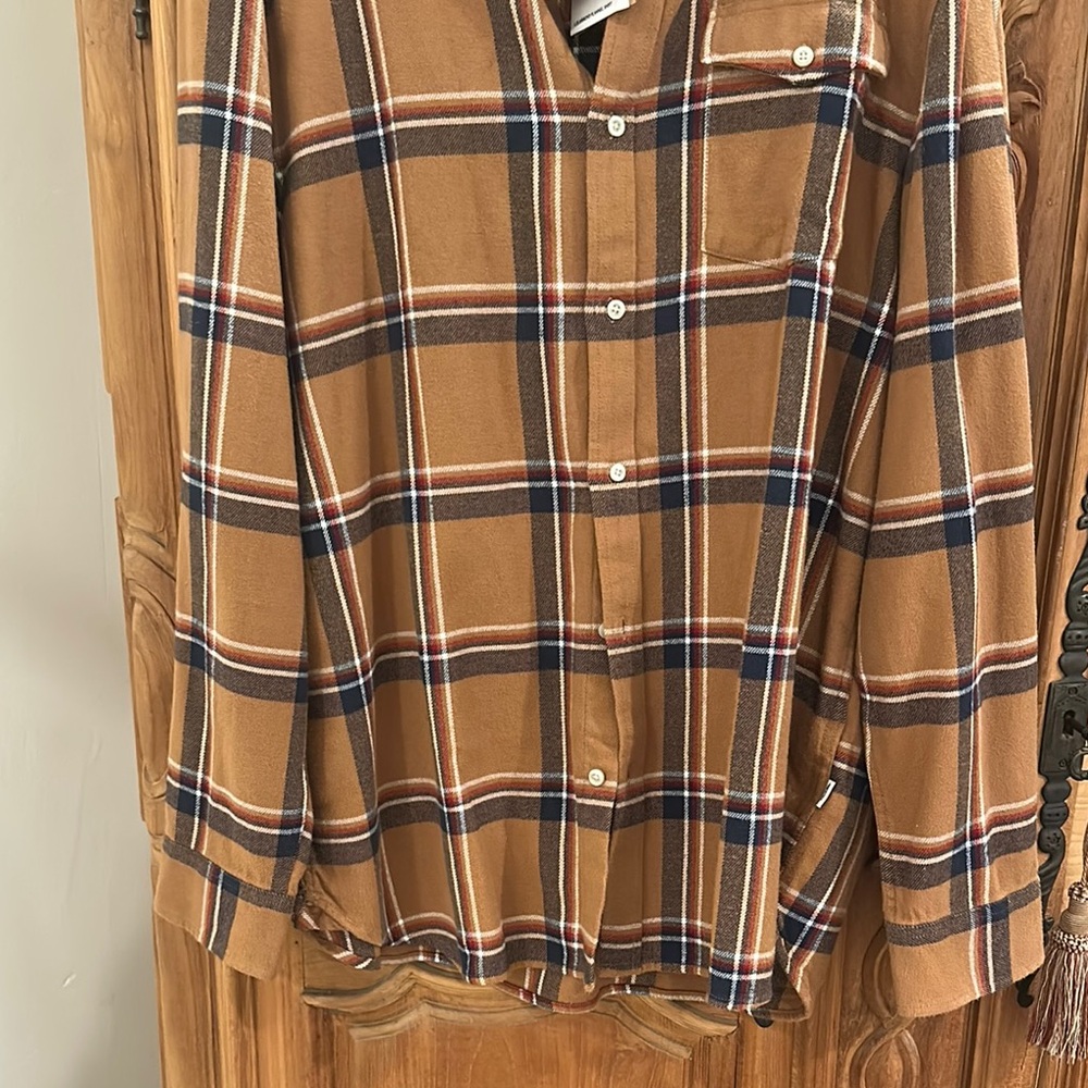 The North Face Tan and Navy Plaid Shirt - Picture 7 of 8